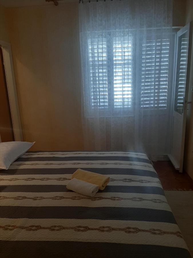 לון Apartments And Rooms Ljubica מראה חיצוני תמונה