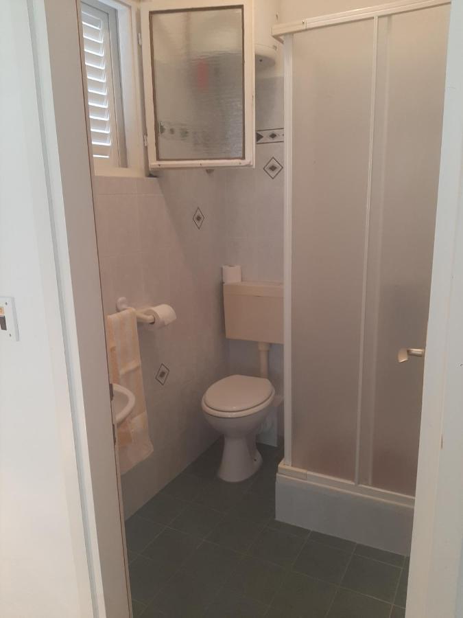 לון Apartments And Rooms Ljubica מראה חיצוני תמונה