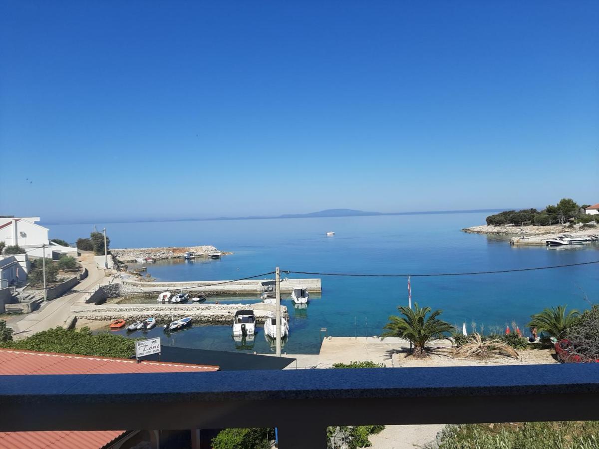 לון Apartments And Rooms Ljubica מראה חיצוני תמונה