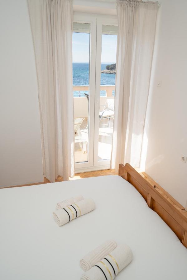 לון Apartments And Rooms Ljubica מראה חיצוני תמונה
