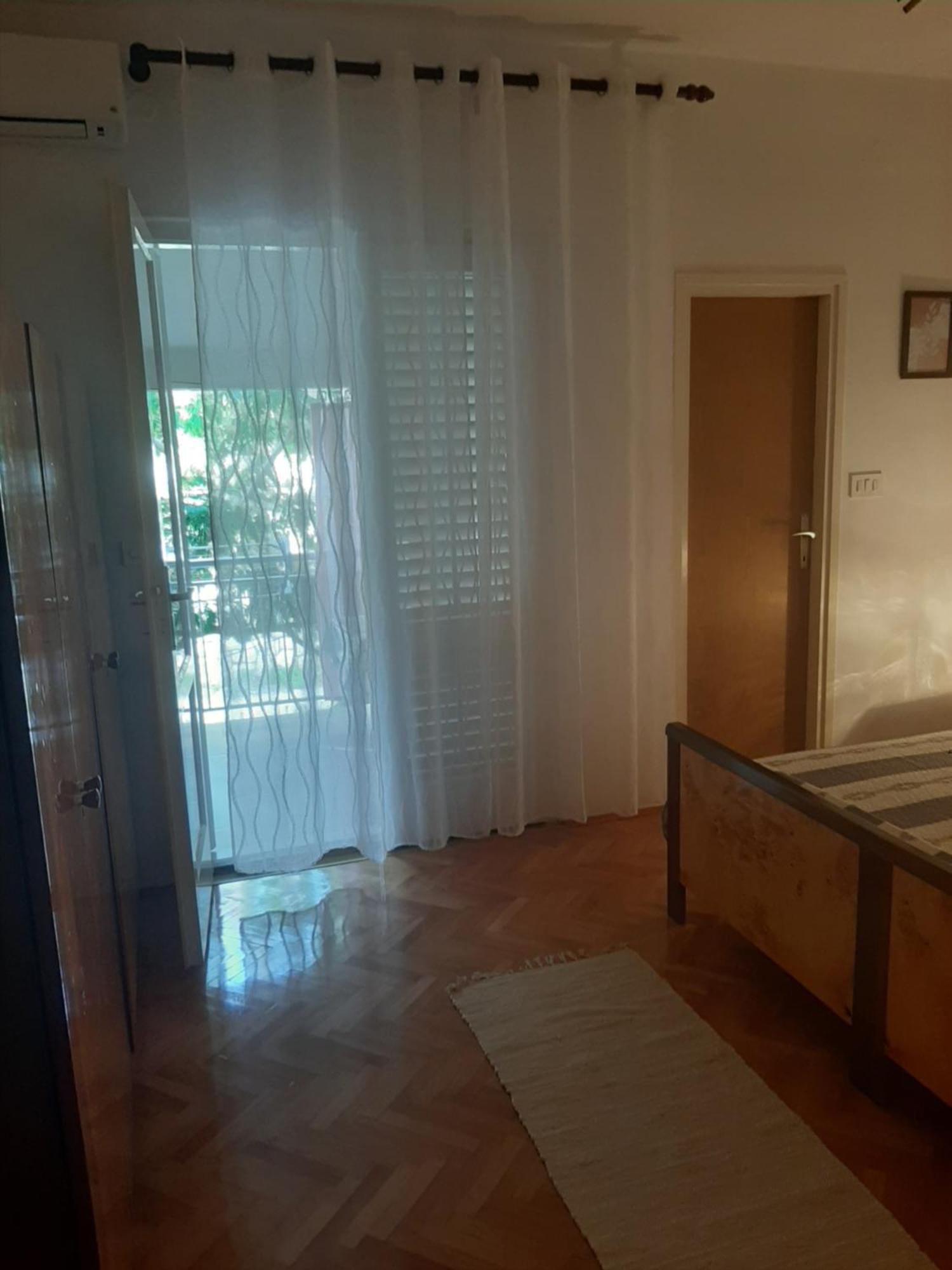 לון Apartments And Rooms Ljubica מראה חיצוני תמונה
